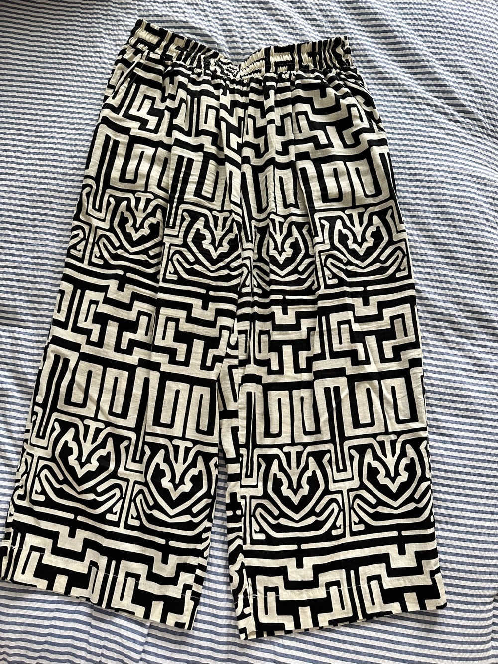 Cynthia Rowley Black and White Cropped Wide-Leg Pants - Picture 2 of 7